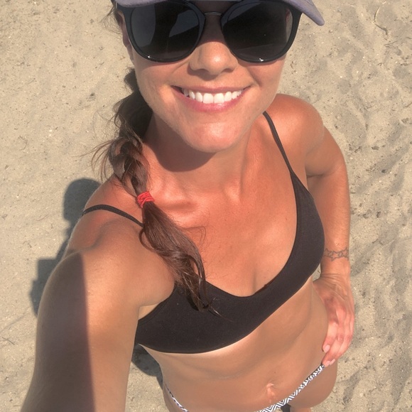 Meet your Posher, Candice - Picture 3 of 4